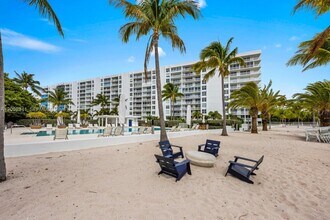 607 Ocean Dr in Key Biscayne, FL - Building Photo - Building Photo