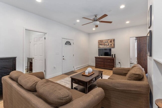 2210 15th St in Troy, NY - Building Photo - Building Photo