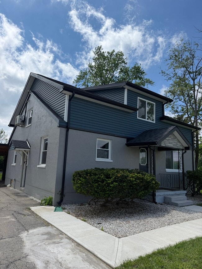 property at 4437 E Kitridge Rd