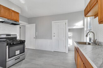 352 Orms St in Providence, RI - Building Photo - Building Photo