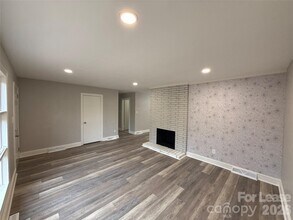 2745 Dogwood Ave in Charlotte, NC - Building Photo - Building Photo