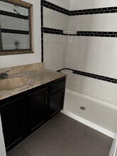 4029 Versailles Dr in Orlando, FL - Building Photo - Building Photo