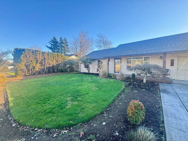 670 NE 22nd St in Gresham, OR - Building Photo - Building Photo