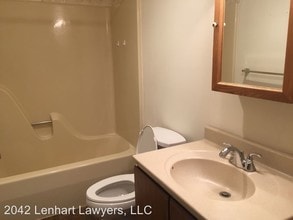 2042 Lenhart Rd in Hatfield, PA - Building Photo - Building Photo