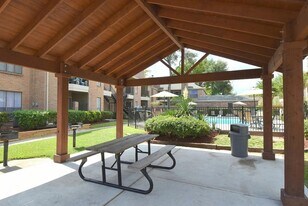 1230 Farm to Market 1960 Bypass Rd E in Humble, TX - Building Photo