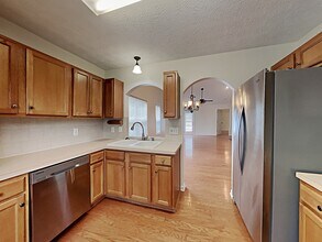 406 Redwood Trail in Canton, GA - Foto de edificio - Building Photo