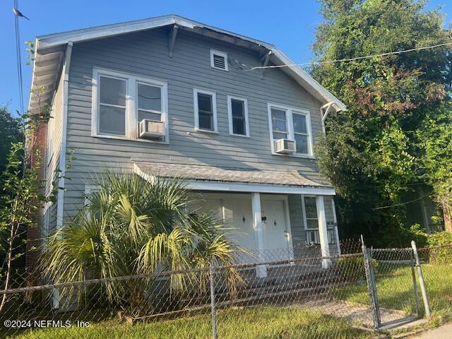 236 E 18th St in Jacksonville, FL - Foto de edificio - Building Photo