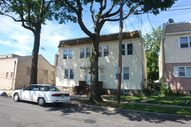 1212 Frank St in Roselle, NJ - Building Photo - Building Photo