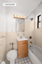 320 E 90th St in New York, NY - Building Photo - Building Photo