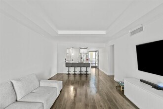 2310 S Cypress Bend Dr in Pompano Beach, FL - Building Photo - Building Photo