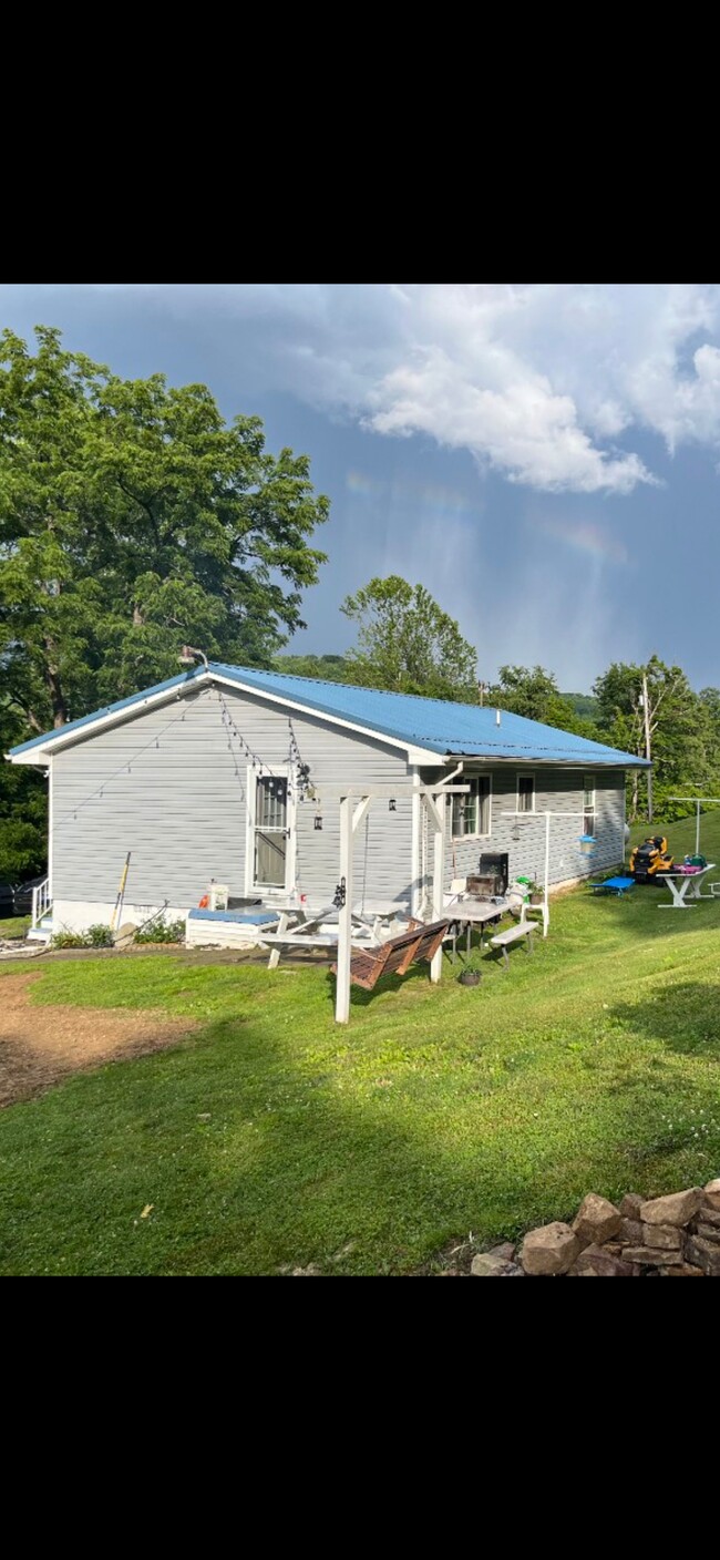 1104 Morrel Holw in Philippi, WV - Building Photo - Building Photo