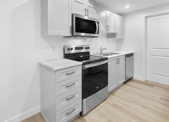 3014-3169 169 St SW in Edmonton, AB - Building Photo - Building Photo