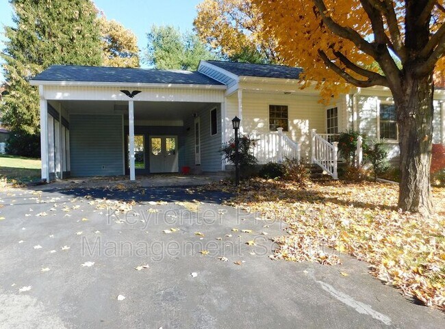 201 Robinhood Rd in Staunton, VA - Building Photo - Building Photo