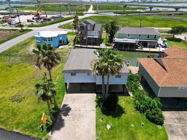 24 Kingfish Ln in Freeport, TX - Building Photo - Building Photo