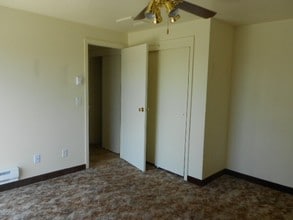 Silver Ridge Apartments in Ely, NV - Building Photo - Building Photo