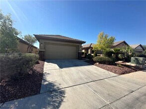 6071 Saddle Horse Ave in Las Vegas, NV - Building Photo - Building Photo