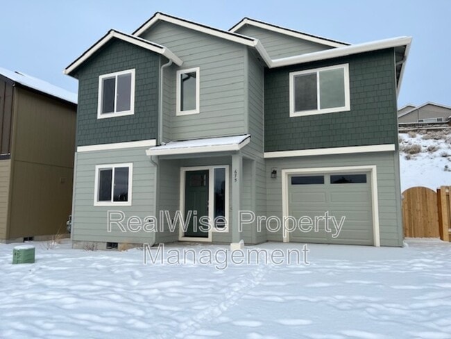 675 NE Brookstone Dr in Prineville, OR - Building Photo - Building Photo