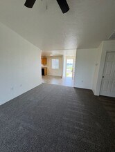 3936 Francine Ct in White City, OR - Building Photo - Building Photo