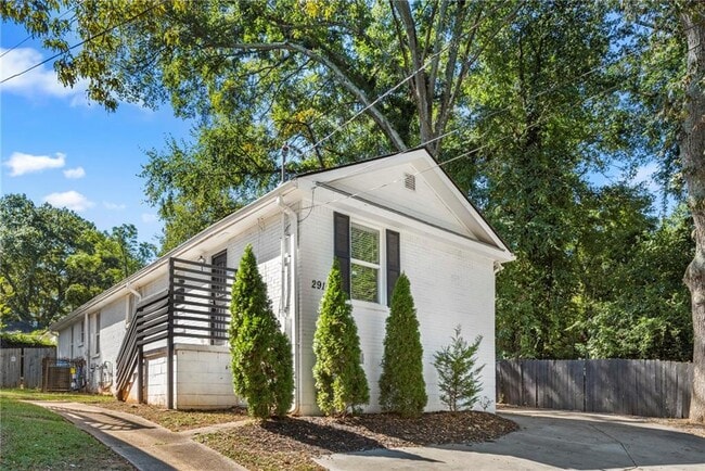 property at 2911 Glenwood Ave SE