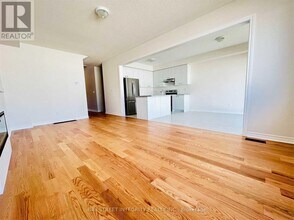 1843 Fosterbrook St in Oshawa, ON - Building Photo - Building Photo