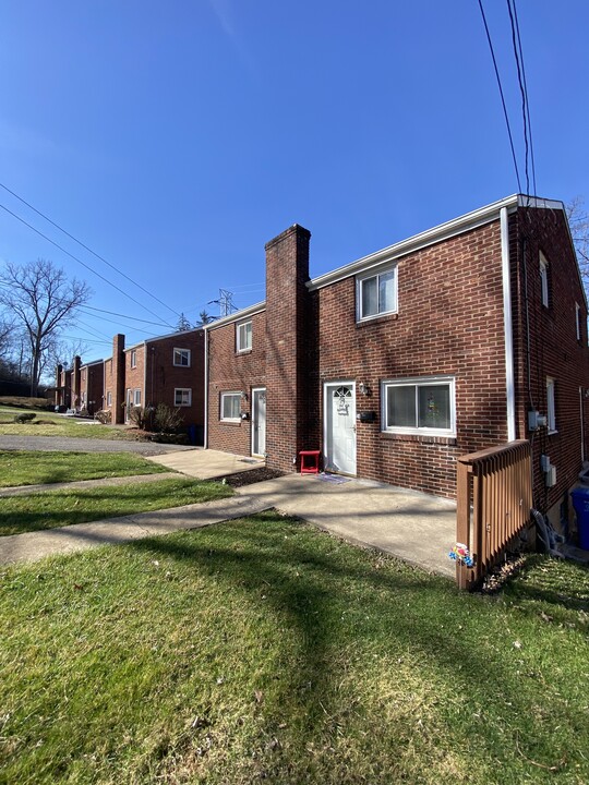 26 Dorsey St, Unit 26 in Bridgeville, PA - Foto de edificio