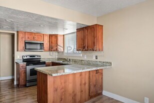 7222 Ponderosa Dr in Cottonwood Heights, UT - Building Photo