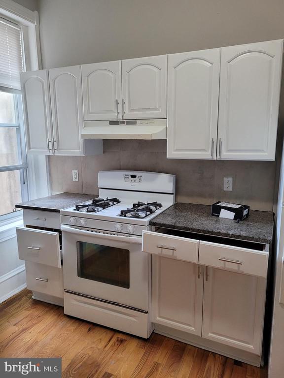 637 N 32nd St in Philadelphia, PA - Building Photo - Building Photo