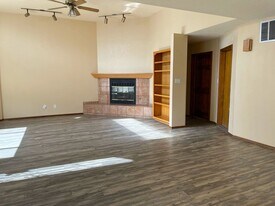 1801 Indian Plaza Dr NE in Albuquerque, NM - Building Photo