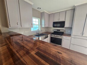 19736 Dunbar Ave in Humble, TX - Building Photo - Building Photo