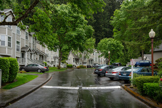 Willow Grove at Ashford Park in Redmond, WA - Building Photo - Building Photo