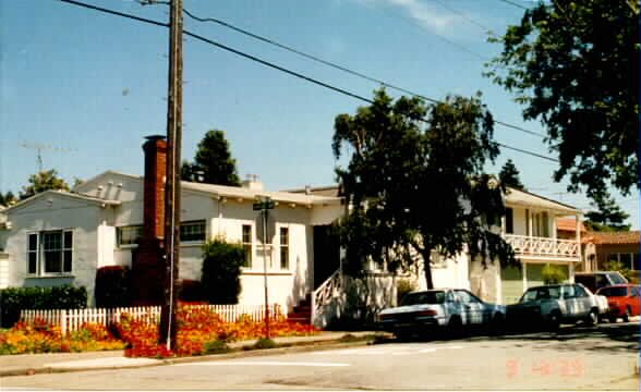 144 Victoria Rd in Burlingame, CA - Foto de edificio