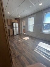 75 Boynton St, Unit 2 in Manchester, NH - Building Photo - Building Photo