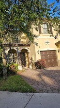 8785 NW 116th Ct in Doral, FL - Building Photo - Building Photo