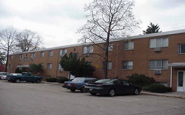 Rock Cove Apartments in Lakewood, OH - Building Photo - Building Photo