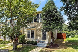 7462 Towchester Ct in Alexandria, VA - Building Photo