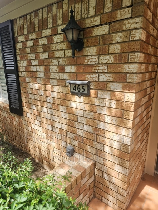 465 Cranbrook Dr