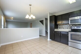 713 Millbrook Dr in Avon, IN - Building Photo - Building Photo