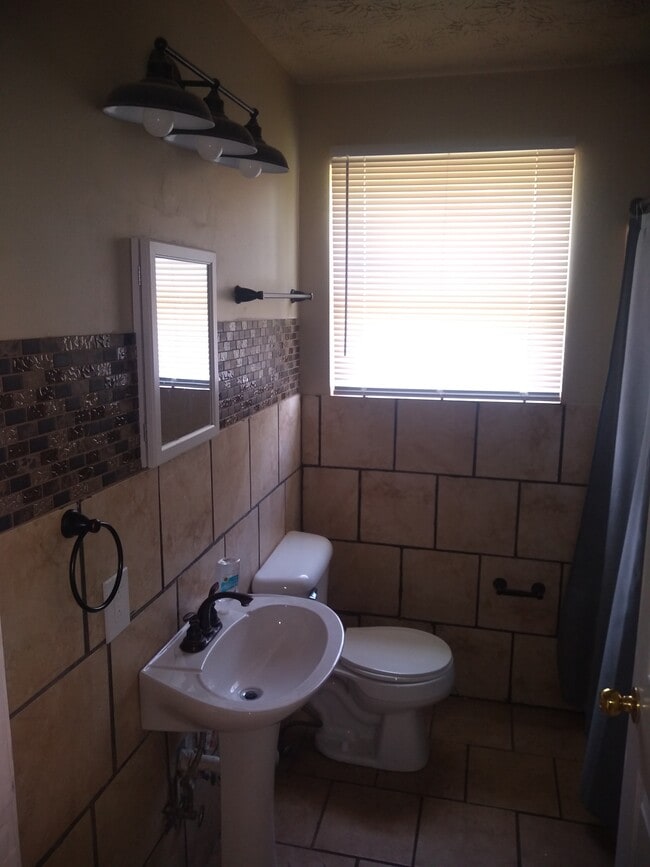 2044 Saxton Ave in Knoxville, TN - Building Photo - Building Photo