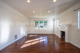 8159 Willoughby Ave in West Hollywood, CA - Building Photo - Building Photo