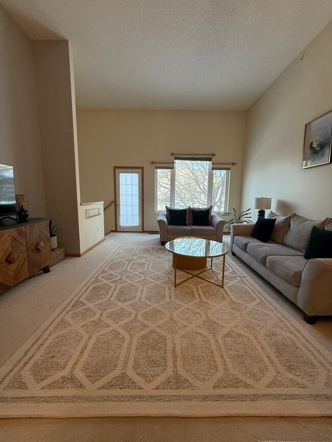 4845 Underwood Ln N in Plymouth, MN - Foto de edificio - Building Photo