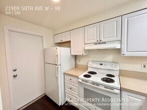 21909 58th Ave W in Mountlake Terrace, WA - Building Photo - Building Photo