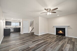 101 Center Grange Rd in Aliquippa, PA - Building Photo