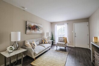 5900 N Braeswood Blvd in Houston, TX - Building Photo - Building Photo