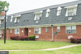 704 Nottingham Rd in Baltimore, MD - Building Photo