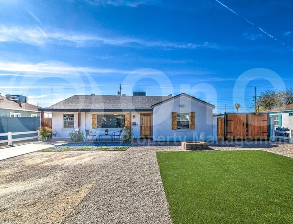 2607 W San Miguel Ave in Phoenix, AZ - Building Photo