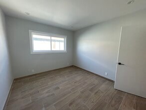 13425 Vanowen St in Los Angeles, CA - Building Photo - Building Photo