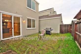 2488 Ben Ali Wy in Sacramento, CA - Building Photo - Building Photo