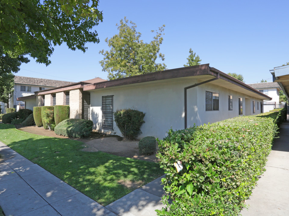 3319 E Fairmont Ave in Fresno, CA - Building Photo