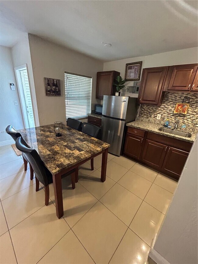 1908 SW 8th St in Fort Lauderdale, FL - Building Photo - Building Photo
