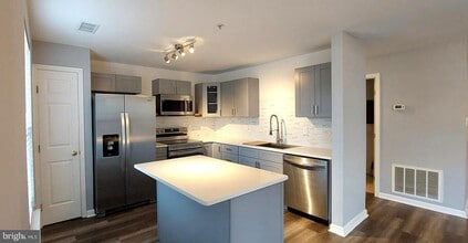 6413 Weatherby Ct, Unit E in Frederick, MD - Foto de edificio - Building Photo